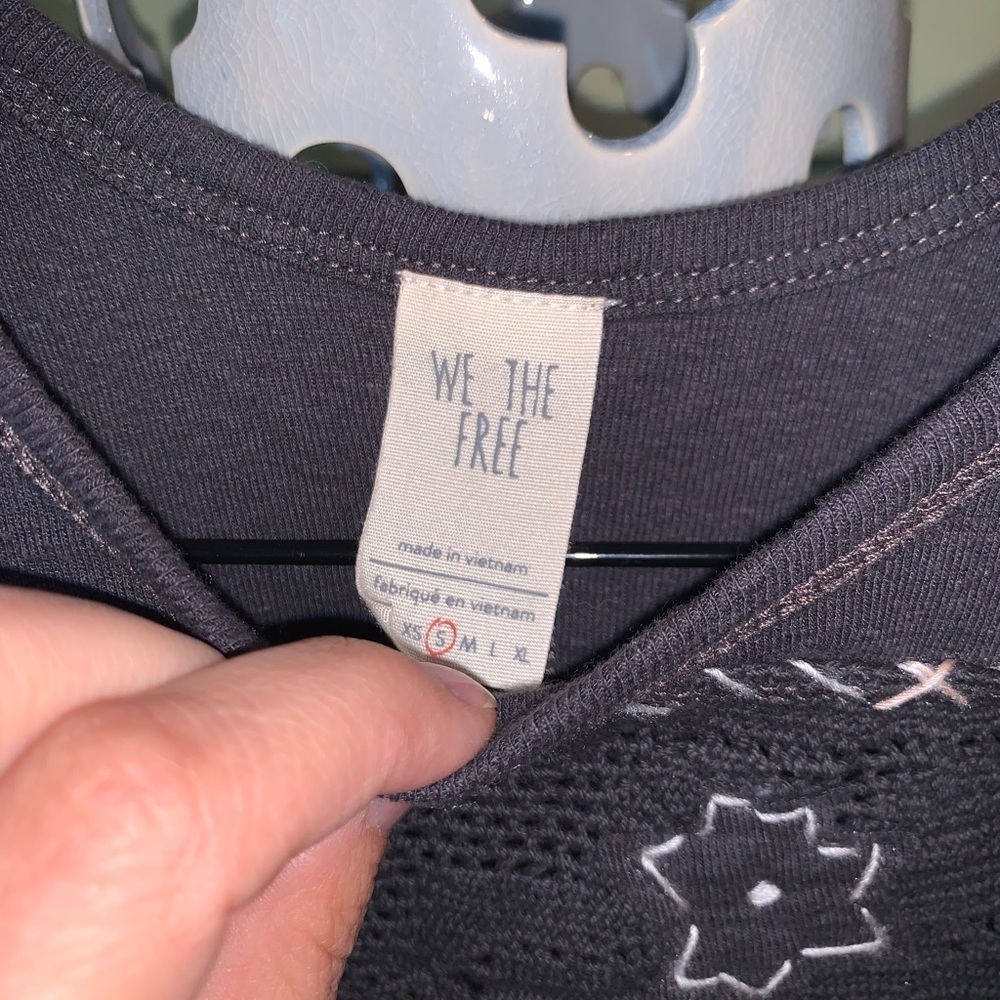 We the Free by Free People Gray Embroidered Window Tank Size Small - Picture 3 of 5